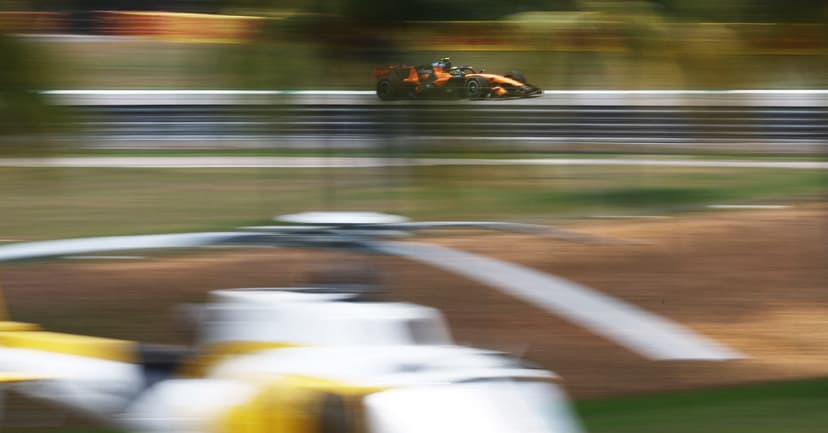 Norris battles McLaren struggles on Sepang tarmac