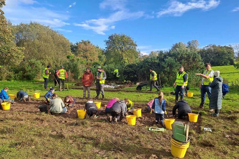 Kids Dig for Lost History in Northern Ireland