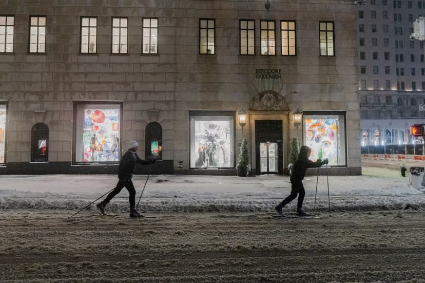 NYC Braces for 24 Inches of Snow, Blizzard Conditions