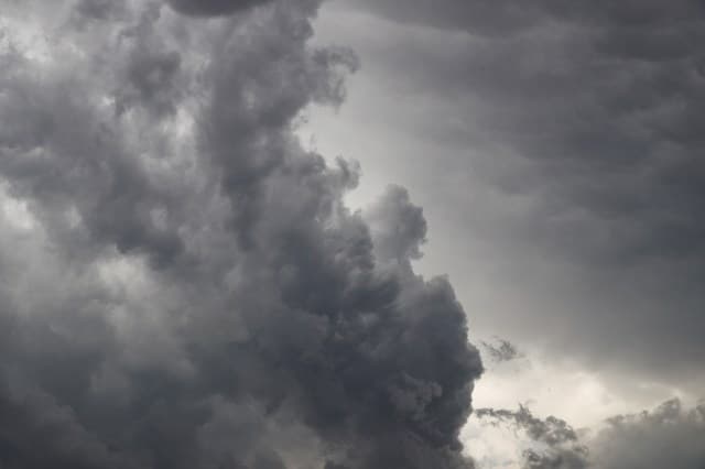 NYC Braces for Storm: 70 MPH Winds, Hail