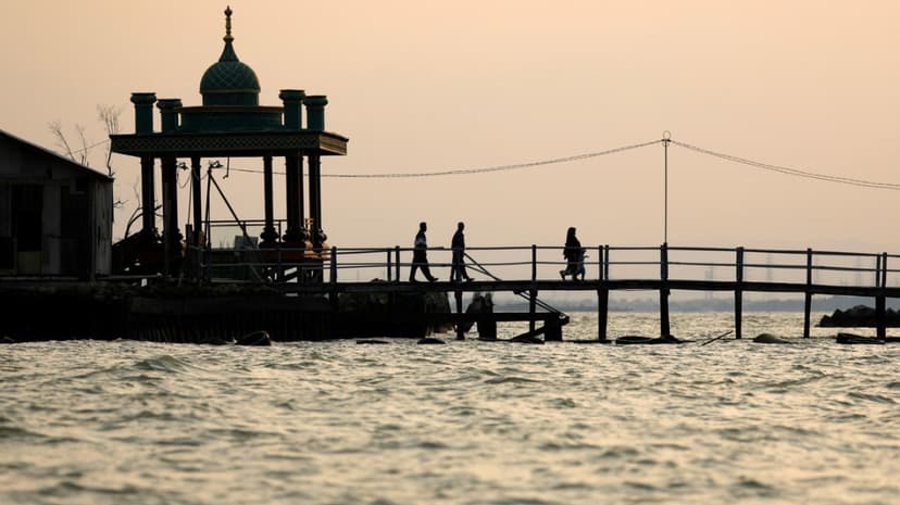 Indonesia, Australia: Two Paths to Ocean Health