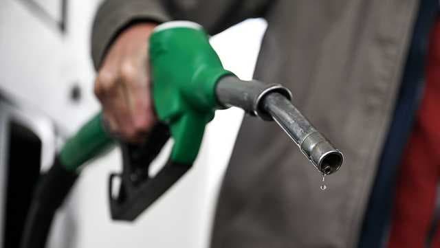 Oil Prices Drop Over 13% As Strait of Hormuz Reopens