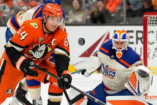 Oilers dominate Ducks in playoff rematch, win 5-2