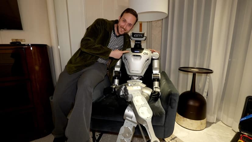 Dancing Robot Oli Debuts in US, Shows Off Moves