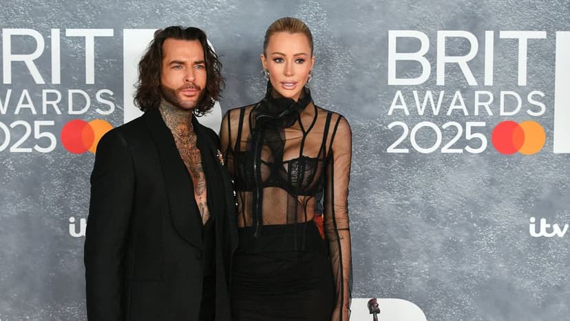 Olivia Attwood & Pete Wicks Spotted Kissing After Split