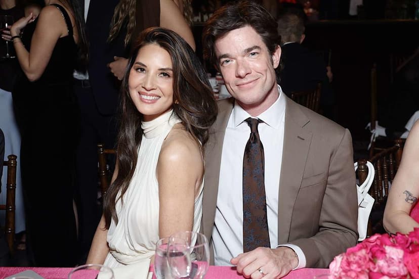 Munn & Mulaney: Proposal photos ruined by 'No Diarrhea' sign!