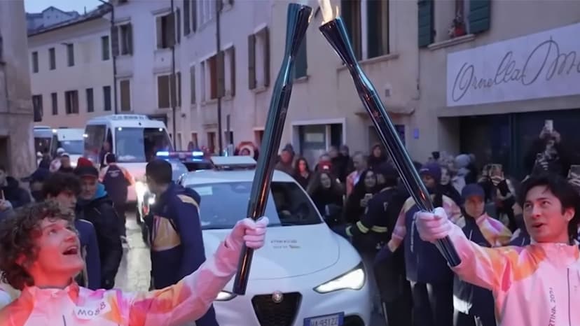 Snoop Dogg & Jackie Chan Light Up Olympic Torch Relay!