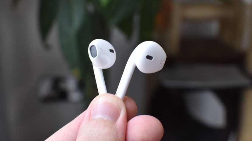 OpenAI's "Sweetpea" Earbuds: Apple's Next Big Rival?