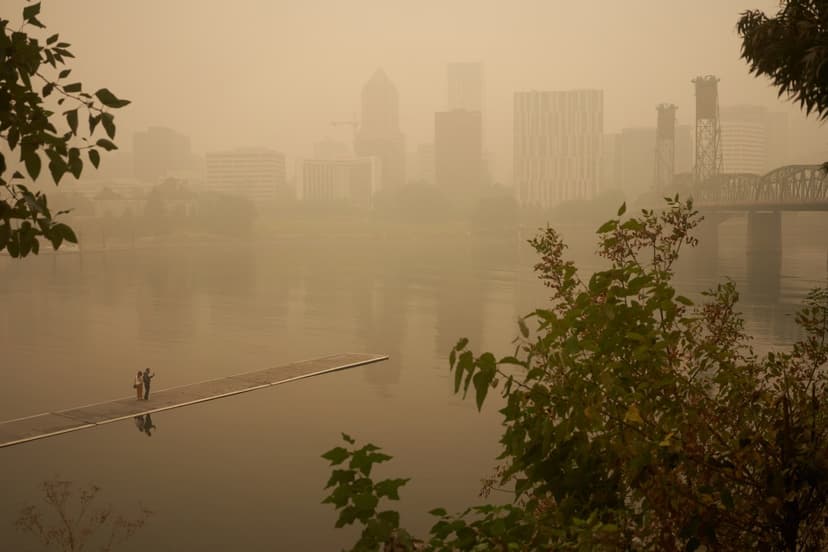 Oregon Air Quality Unhealthy: Stay Indoors!