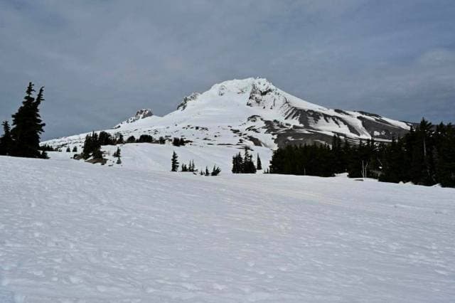 Oregon Cascades Brace for Heavy Snow Amid Record Dry Winter