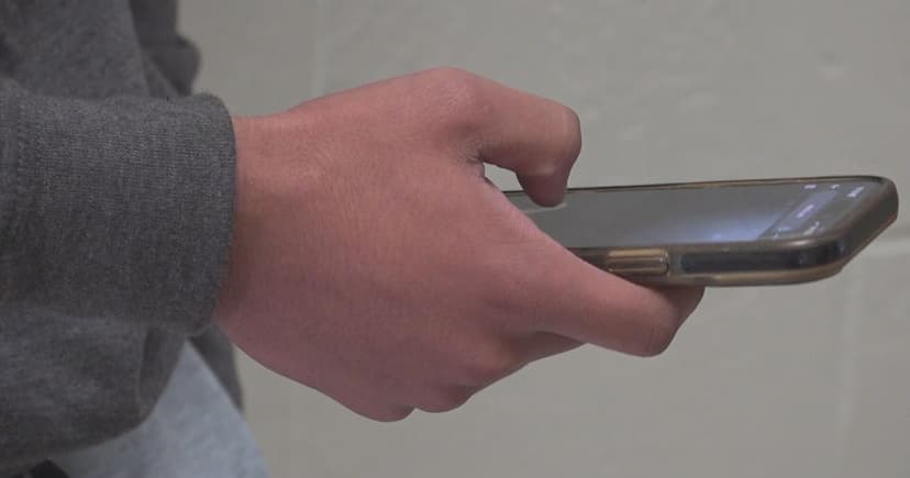 PA Schools Ban Phones: Students Divided on New Law