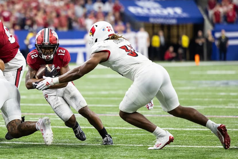 Packers Eye Louisville LB TJ Quinn: A Hybrid Safety Solution?