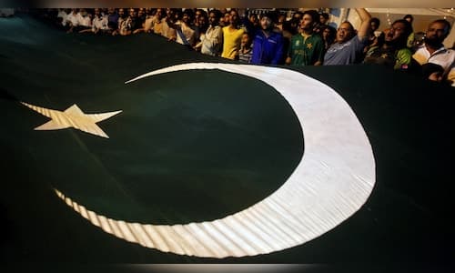 Pakistan Builds Offshore Island for Oil Exploration