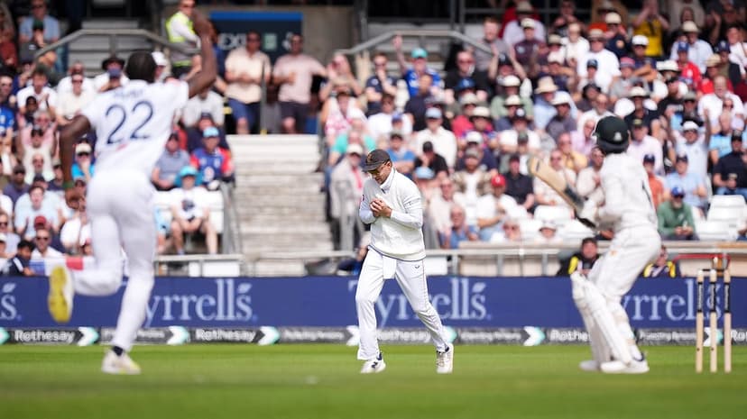Rare Cricket First: Pakistan Loses Wicket on Ball One