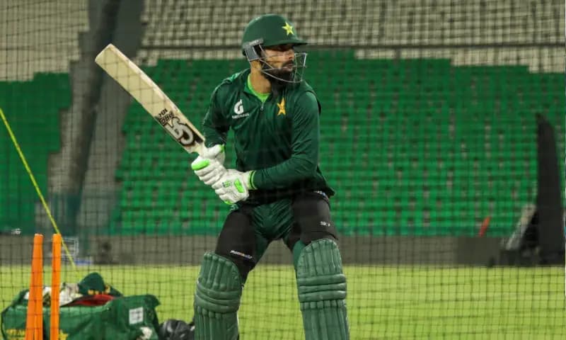Shadab returns as Pakistan faces must-win clash vs England