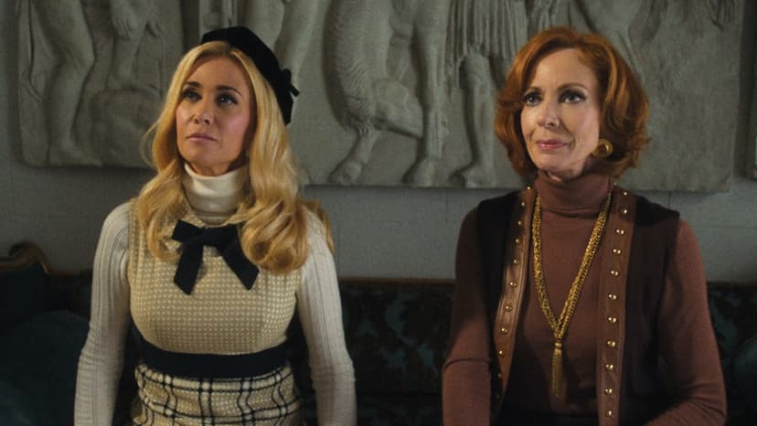 Palm Royale: Maxine's scandalous comeback!