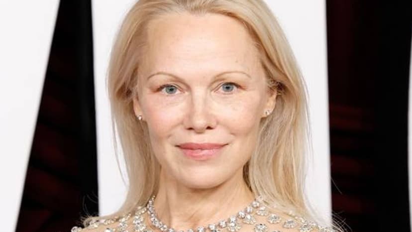 Pamela Anderson's Chic Sydney Style