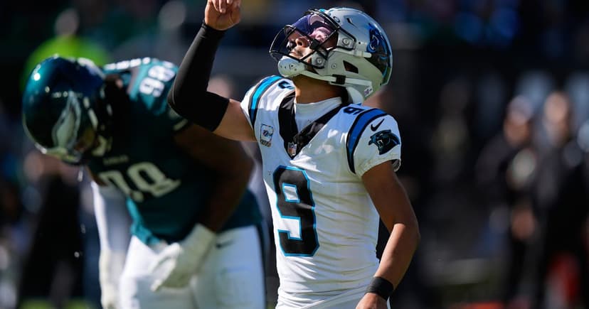 Panthers Maul Injury-Hit Eagles 25-14
