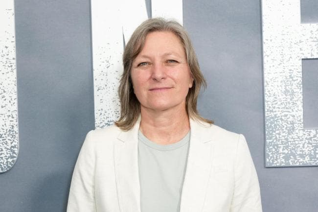 Holland Departs Paramount: Bloys Poised for Streaming Lead?