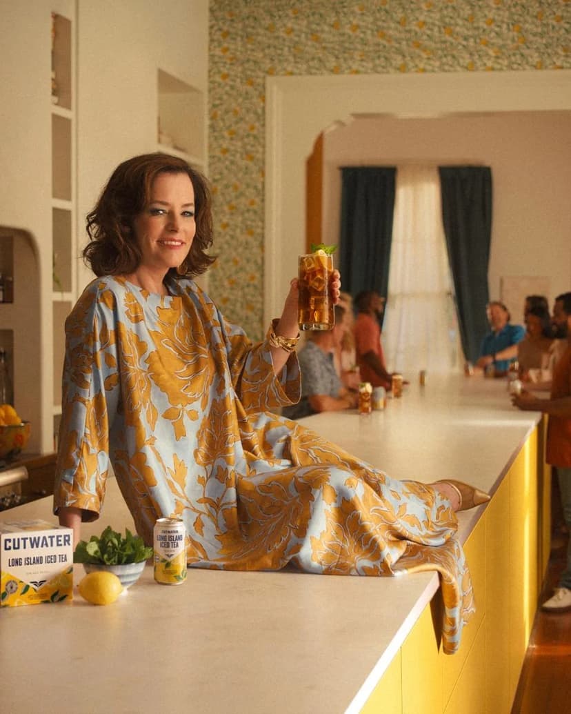 Parker Posey Gives The Long Island Iced Tea A Chic Second Act