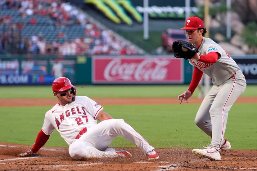 Sosa's Slam Seals Stunning Phillies Comeback