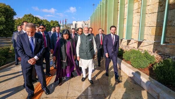 Modi Drives Through Jordan's History with Crown Prince