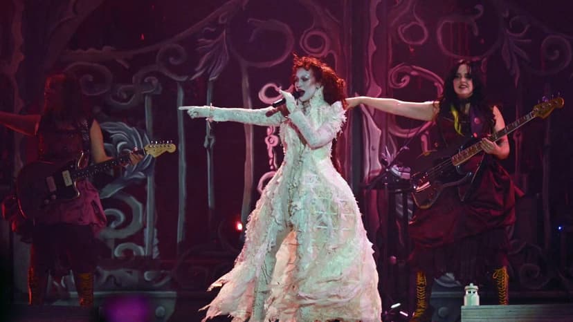 Pop Star Chappell Roan Conquers Rock Festival in Mexico City