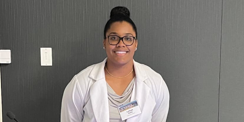 Powerlifter Beats Cancer at 26