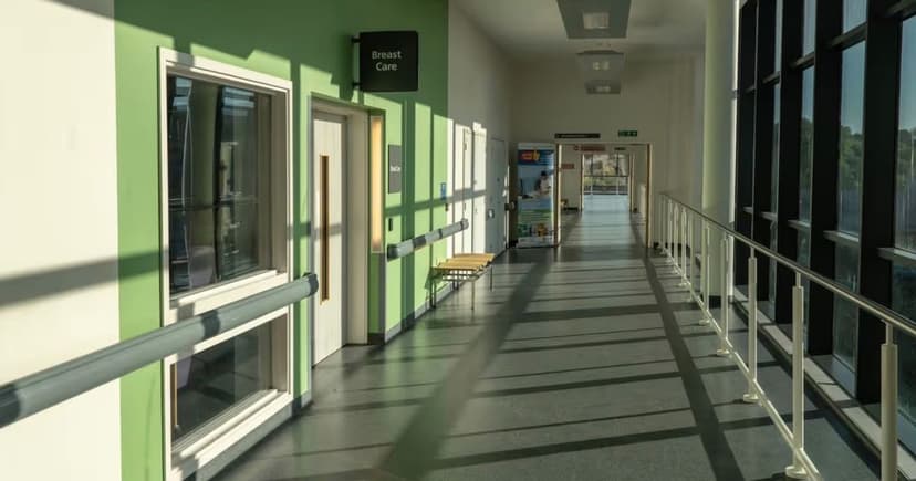 Pregnant Mom Dies After Hours Unseen in A&E