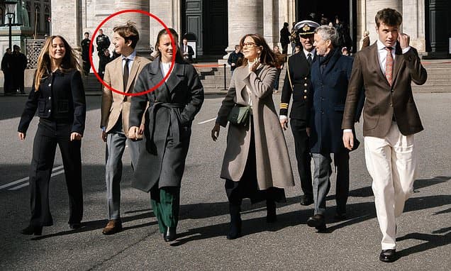 Vincent Towers Over King Frederik: Royal Growth Spurt!