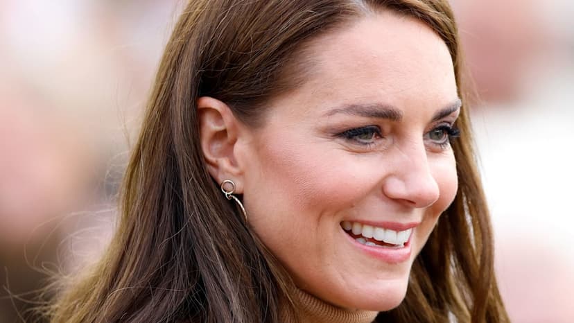 Kate Middleton's Camel Coat & Bright Scarf Dazzle