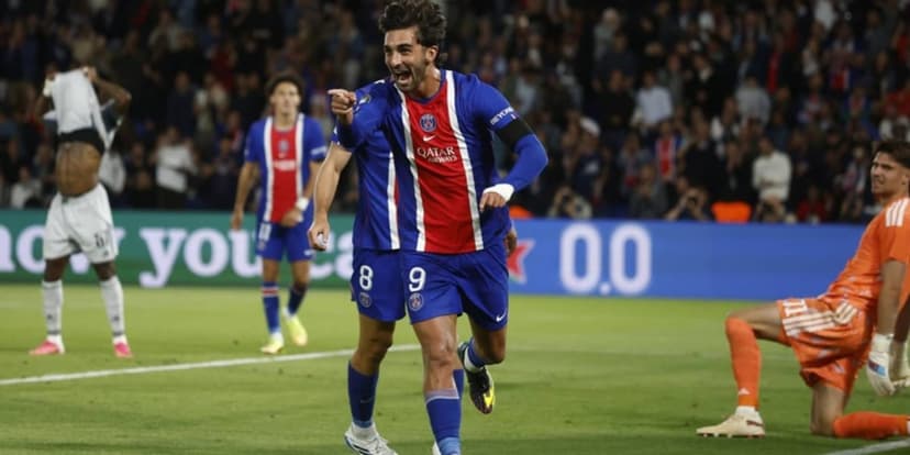 Torres Hat-trick Leads PSG's Rout of Slovan Bratislava
