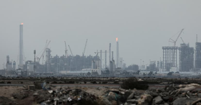 Qatar LNG Deliveries Delayed Until December