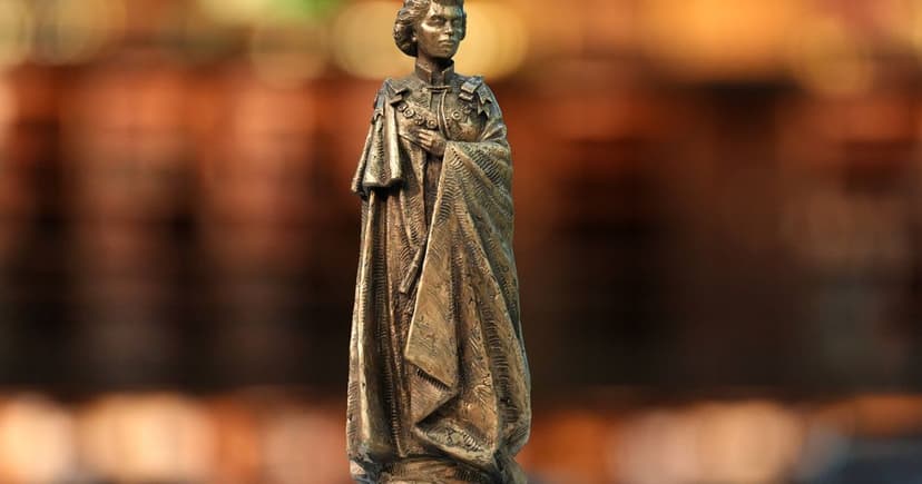 Queen Elizabeth's Memorial: Young Monarch Statue Unveiled