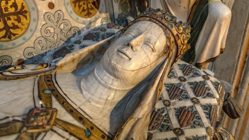 Queen Elisenda's tomb yields ancient secrets