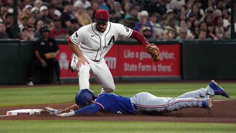 Rangers Outlast D-backs 7-6 After Fifth-Inning Meltdown