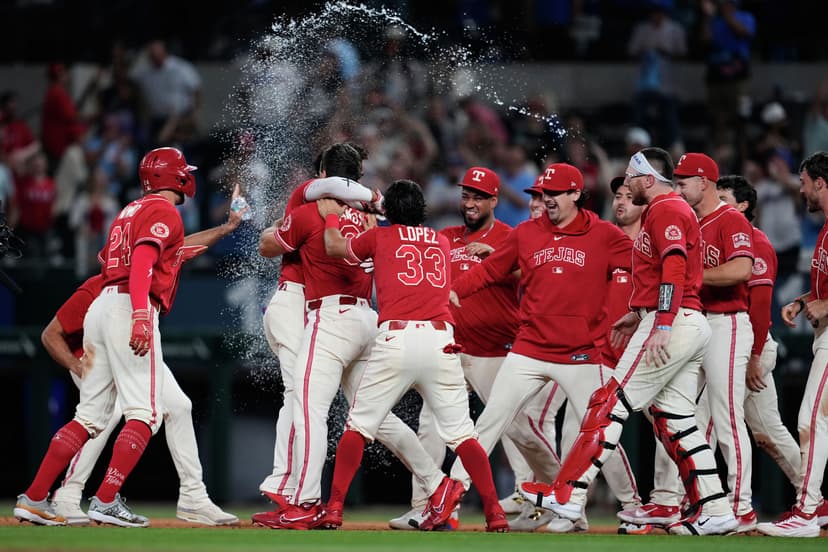 Nimmo's Hustle Fuels Rangers' 2-1 Walkoff Win
