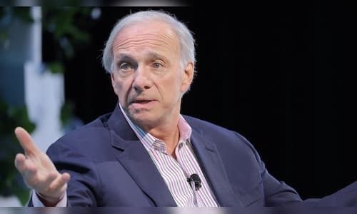 Dalio Warns of AI Bubble, Cites Low Future Returns