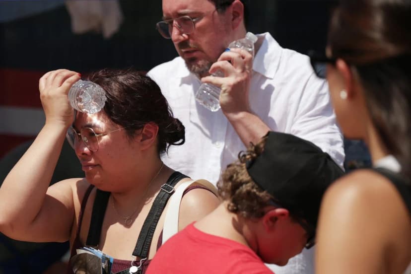US Swelters: Hottest Month Ever Looms Amid Deadly Heat Domes