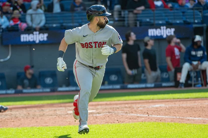 Wong Powers Red Sox to Dominant 9-1 Victory