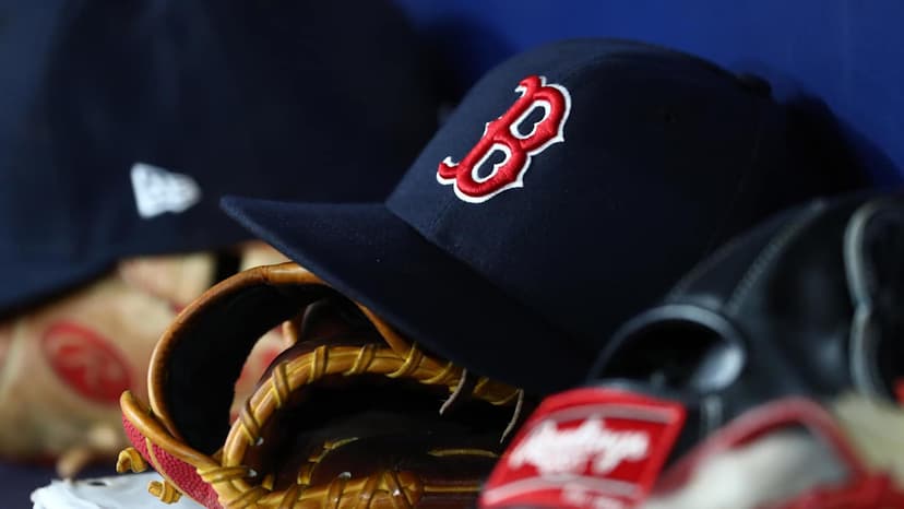 Red Sox Prospect Valera Avoids Major Injury Scare