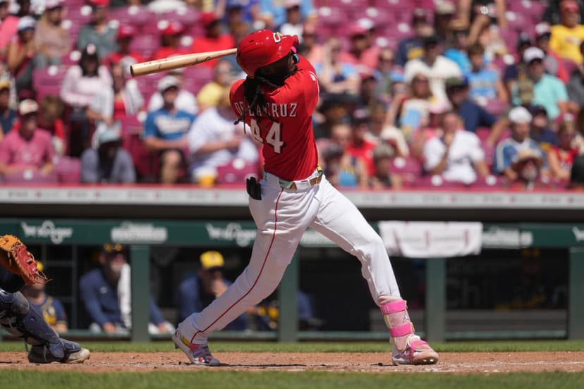 De La Cruz Heroics Lead Reds Past Brewers 12-8