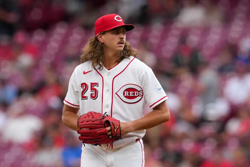 Diamondbacks Dominate Reds: 15 Hits, 9 Runs