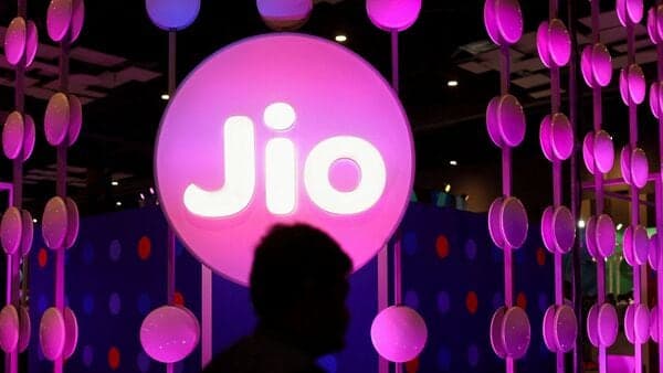 Reliance Jio Eyes Largest IPO at $4 Billion