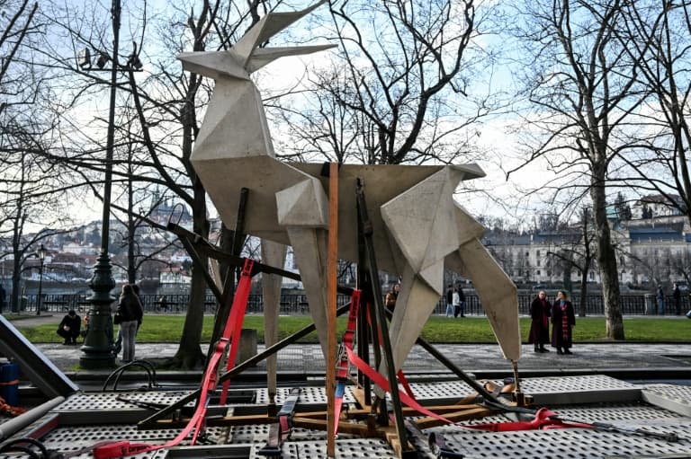 Origami Deer Flees Ukraine for Venice Biennale