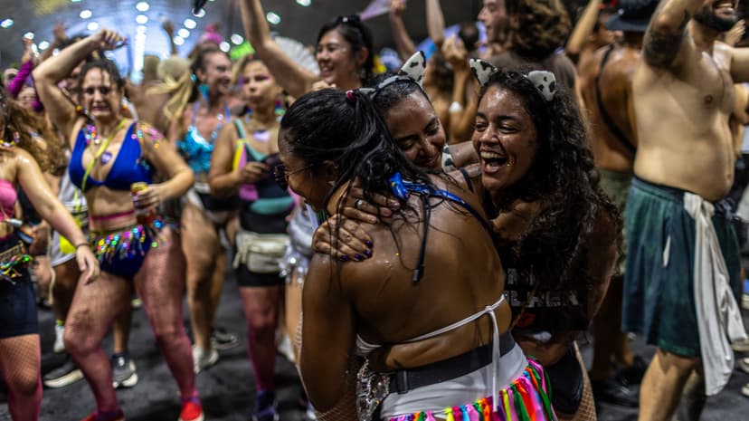 Rio's Boi Tolo: A 12-Hour Street Party Marathon