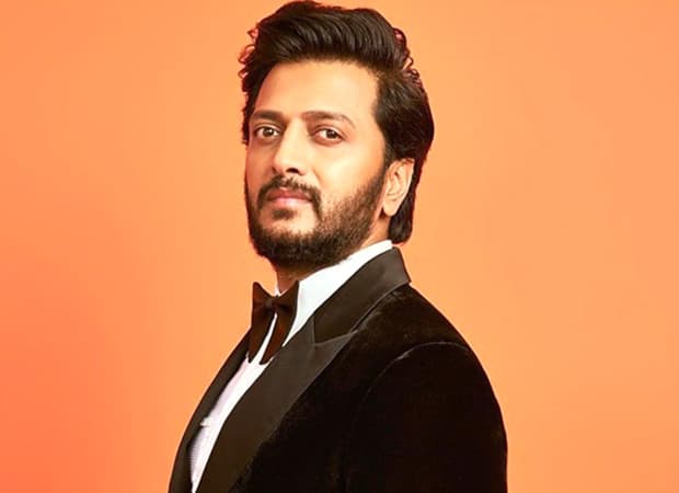 Unexpected Help: Paparazzo Pays for Riteish Deshmukh