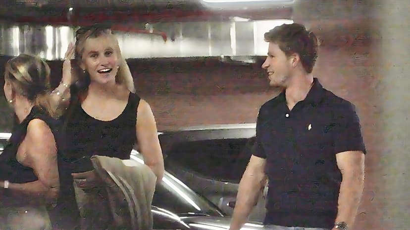 Is This Wildlife Photographer Robert Irwin's Soulmate?