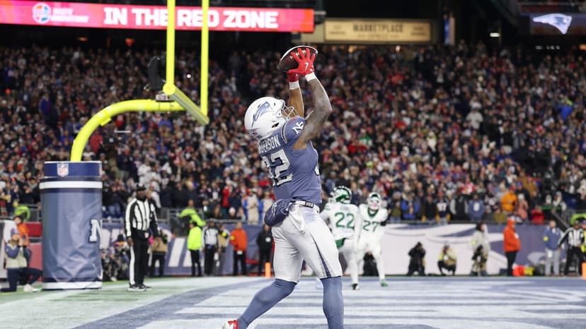 Rookie RB Henderson Scores Trio of TDs in Patriots' Win