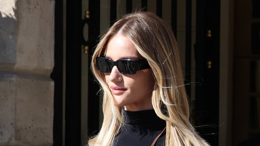 Rosie Huntington-Whiteley Stuns at Paris Fashion Week